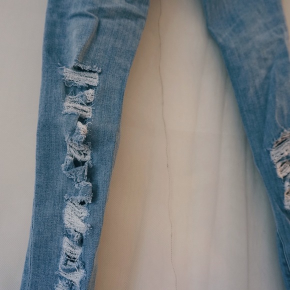 Ripped American eagle jeans - Picture 7 of 7